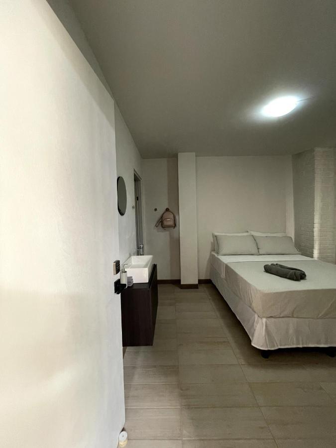Nina's - Juan Santamaria Guest house