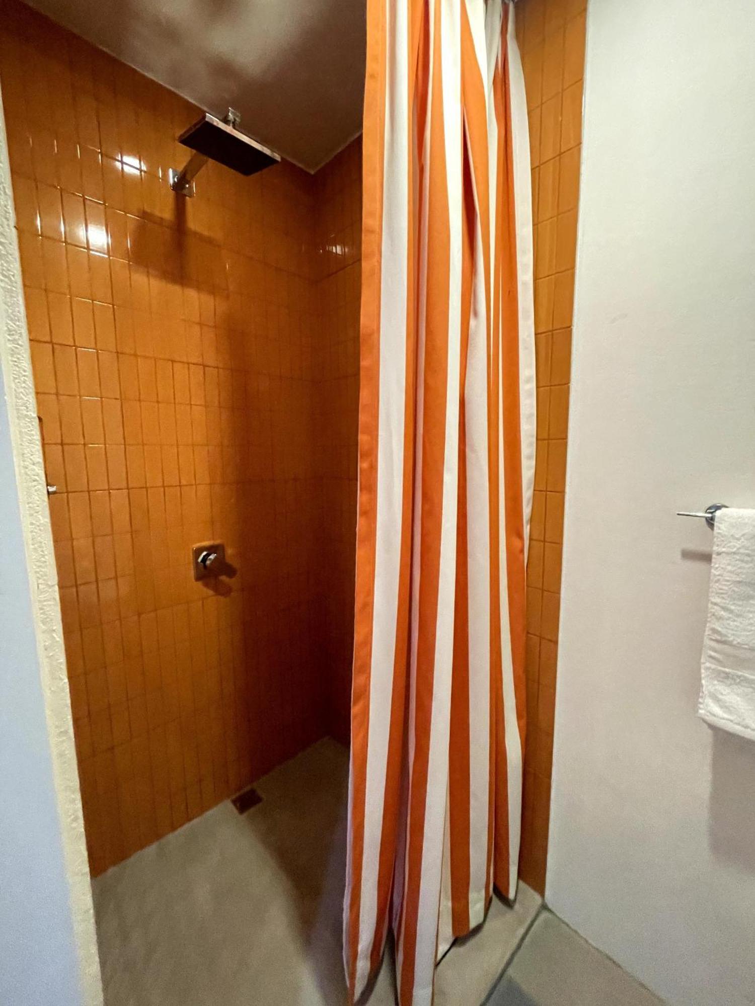 Guest house Nina's - Juan Santamaria