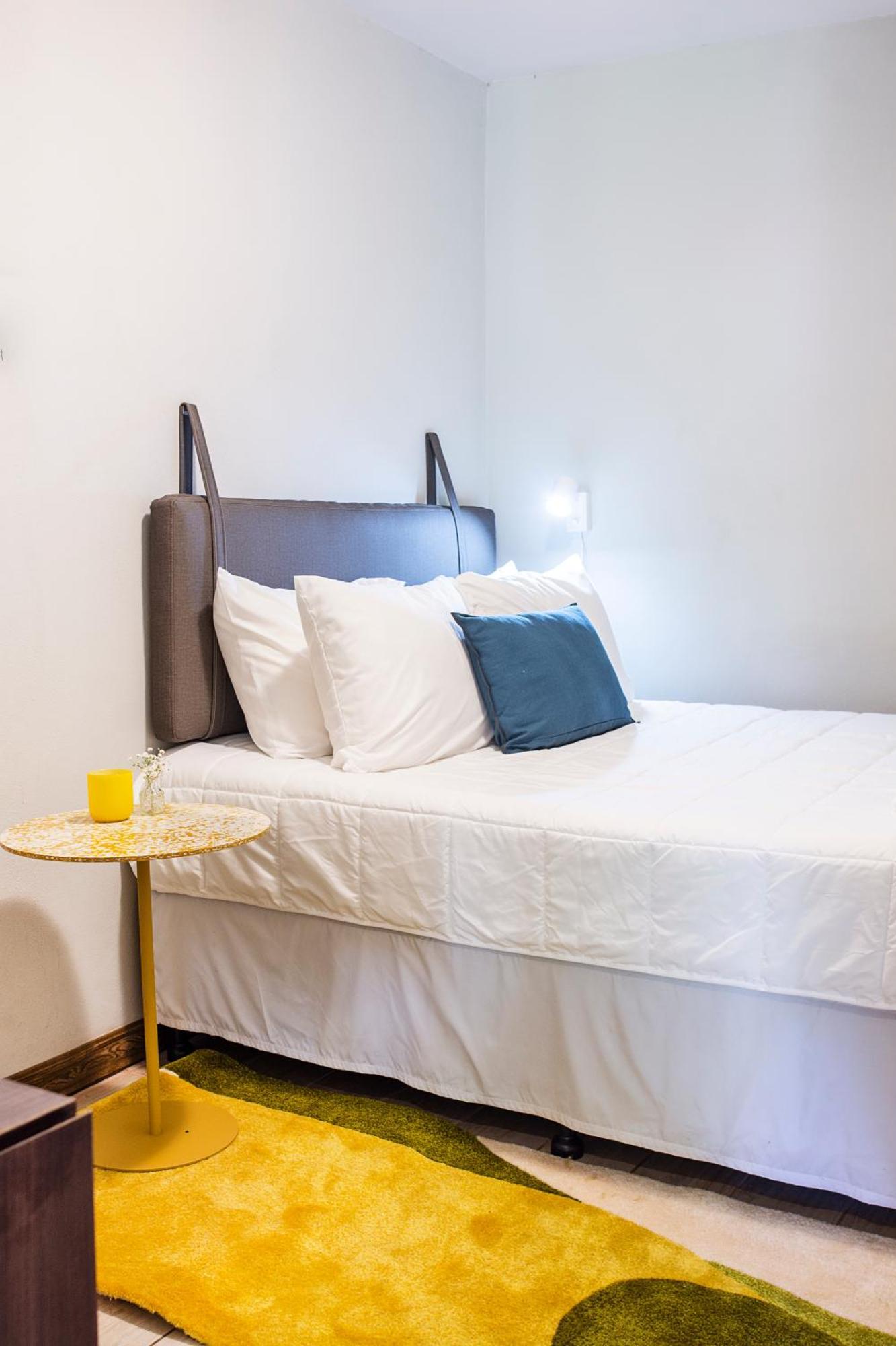 Nina's - Juan Santamaria Guest house *
